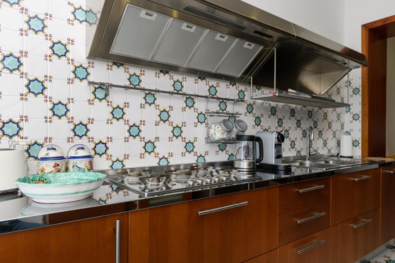Amalfi Coast Family Luxury Suite Vietri Esterno foto
